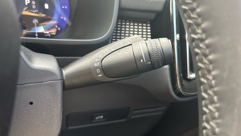 Volvo XC40 2.0 B3P Plus Dark 5dr Auto Petrol Estate